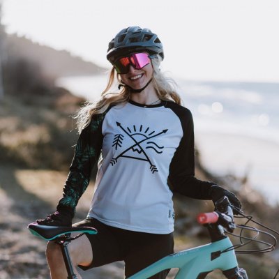 Секрети вибору спортивного одягу для активного відпочинку